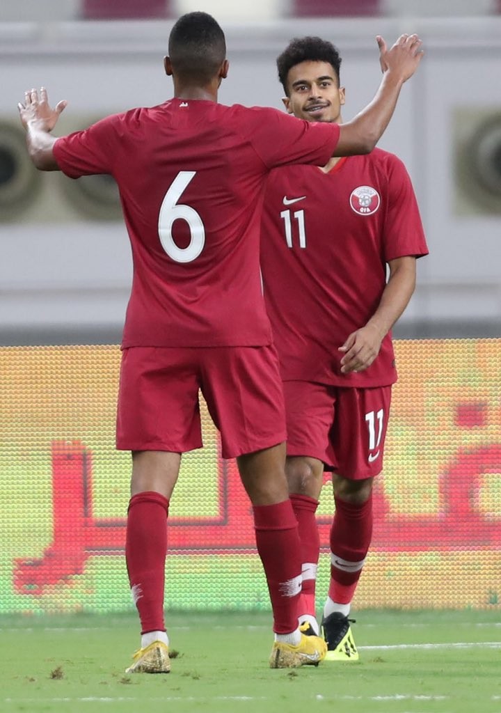 لاعبي قطر 