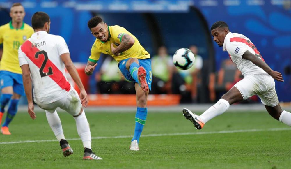 من لقاء البرازيل وبيرو في دور المجموعات