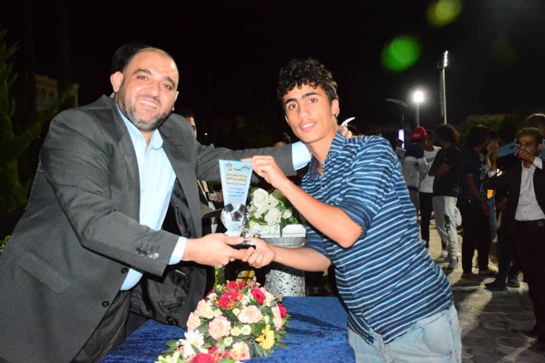 تكريم لاعب المنتخب علاء عوشة