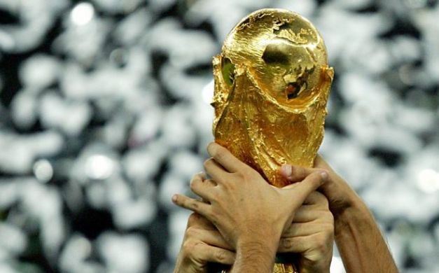 من يظفر بالنسخة الأخيرة من كأس العالم ؟