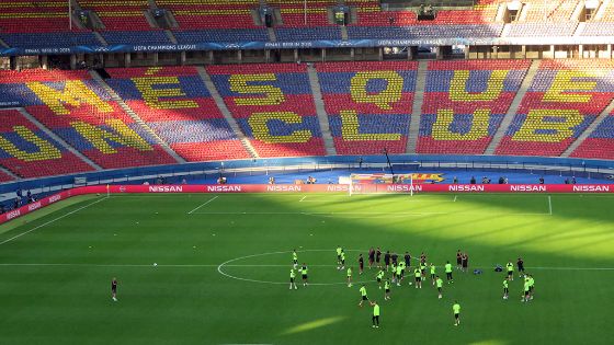 جماهير برشلونة تطالب بطرد جوارديولا بسبب جماهير برشلونة تطالب بطرد جوارديولا بسبب