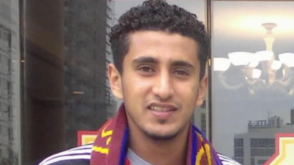 اللاعب اليمني اسمه نواف عبد الله 